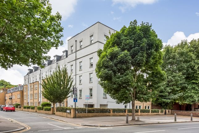 Thumbnail Flat to rent in Trafalgar Grove, London