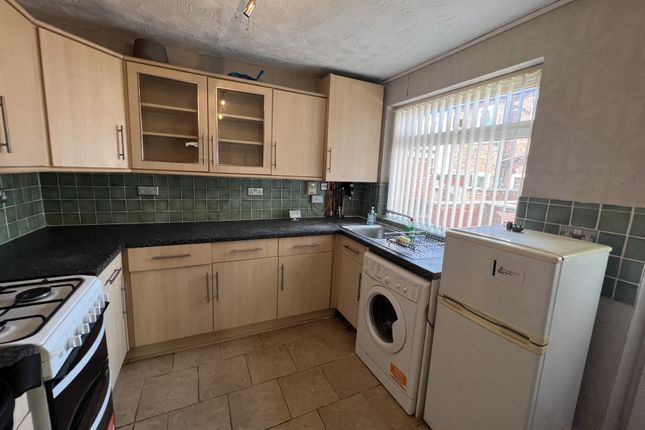 49, Manchester photo 3