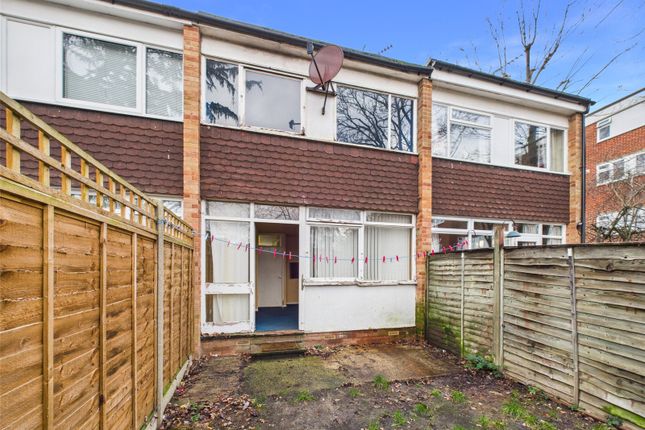 2, Edward Close, Hampton Hill photo 2