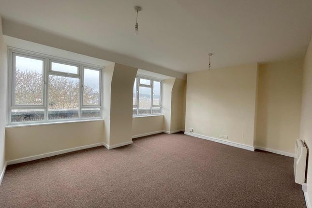 Flat to rent in Terminus Road, Eastbourne