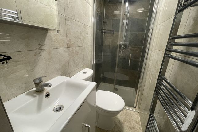 71 Mildred Avenue, Hayes photo 3