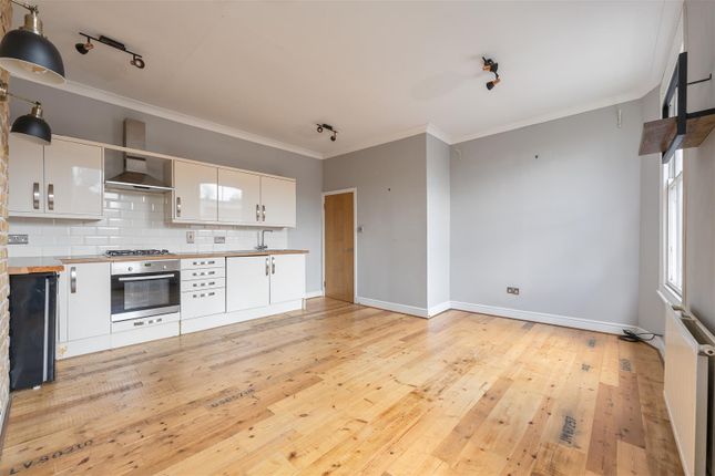 Flat for sale in Southwold Road, London