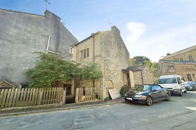 2-bed flat on 1 Walmsgate, Barnoldswick, £65,000