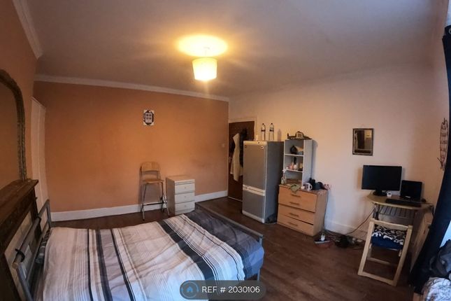 Room to rent in High Street Poole Dorset, Poole