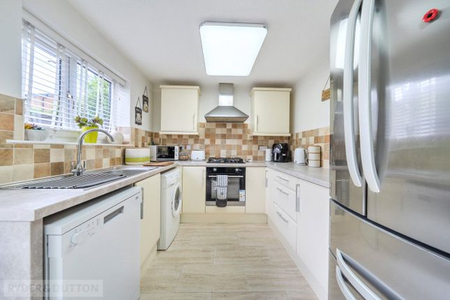 17, Foxglove Court, Rochdale photo 4