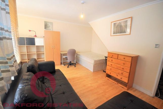 Crowndale Road, Mornington Crescent photo 4