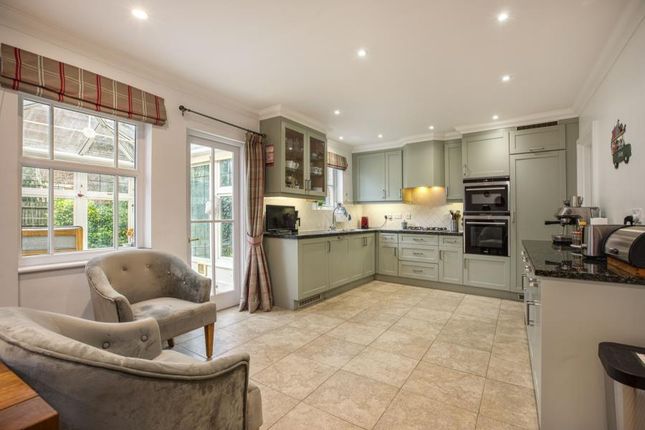 20, Sandy Lane, Virginia Water photo 3