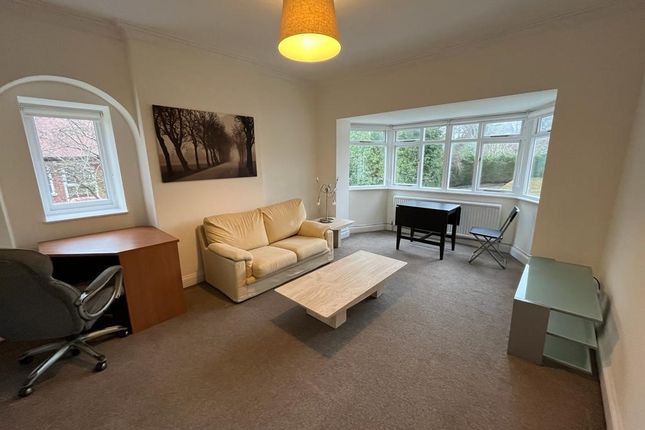 Frithwood Avenue, Northwood photo 2