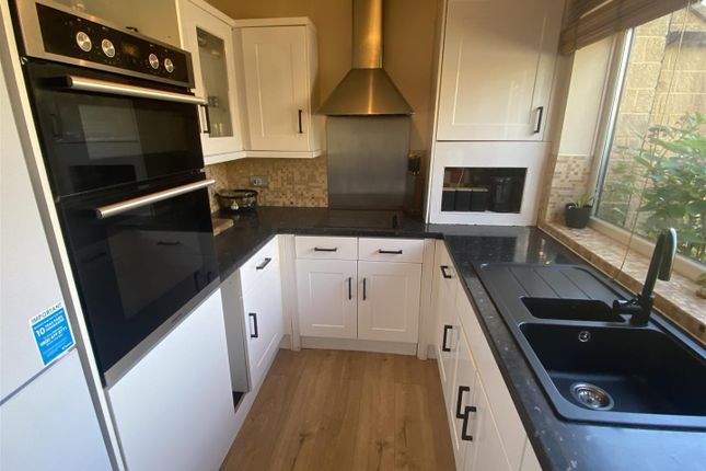 6, Clarks Close, Yeovil photo 4