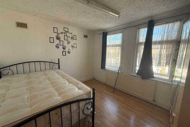 10 Inverness Road, Southall photo 2