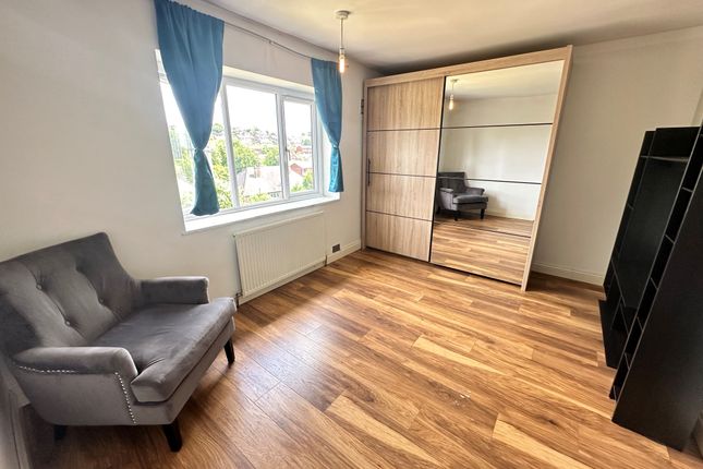 61, Nottingham photo 5