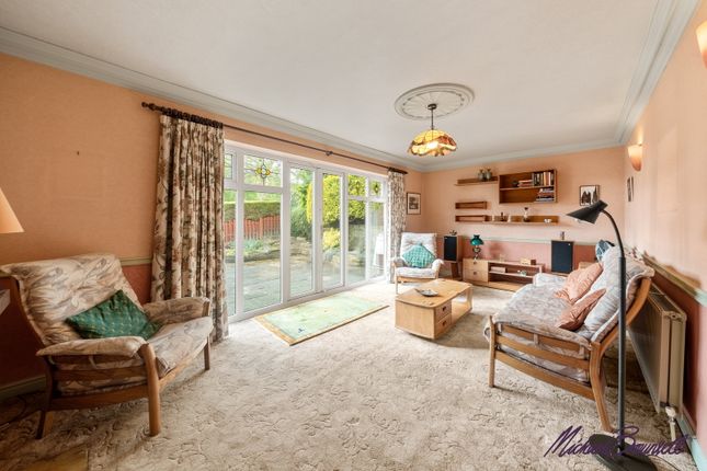 9, Willow Close, Cleckheaton photo 2