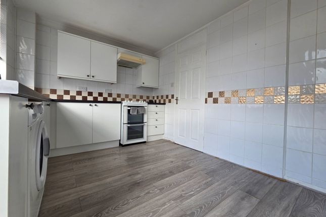 44, Cedar Close, Margate photo 4