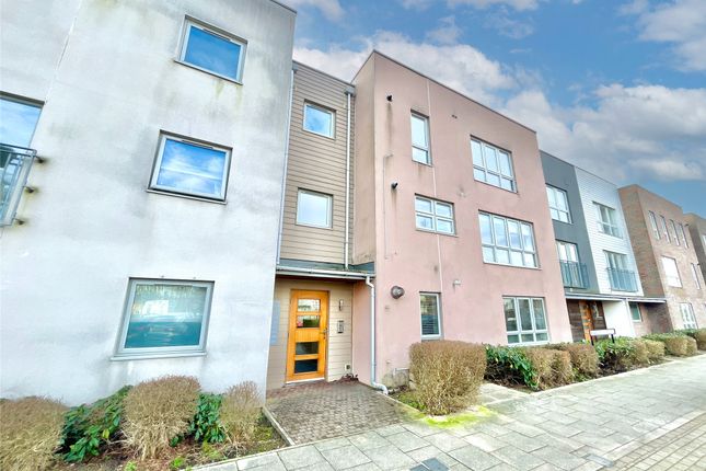 Flat for sale in August Courtyard, The Staiths, Gateshead