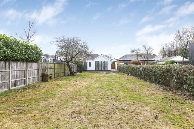 13, Ayebridges Avenue, Surrey photo 2