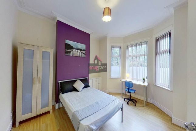 Bright Double Bedroom With Large Bay Windows Letti...