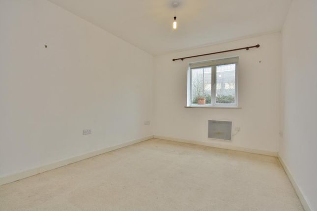 1, Dudley Place, Staines-upon-Thames photo 3