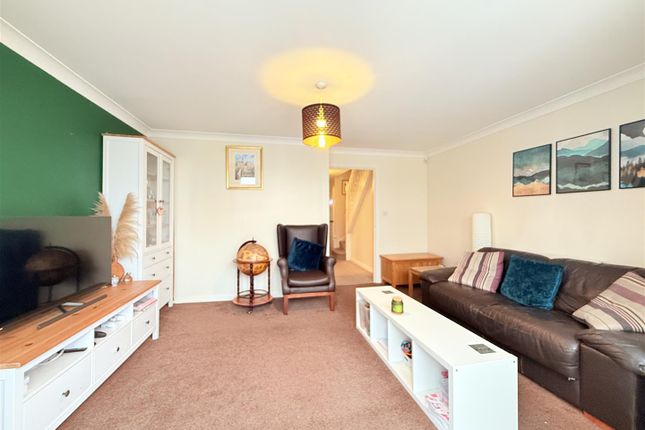 17, Copper Beech Drive, Stalybridge photo 3