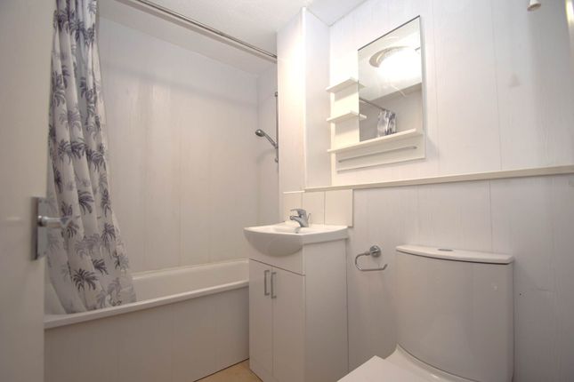 Millstream Close, Hertford photo 2