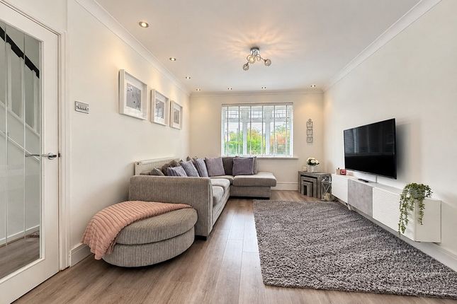 Westfield Court, Pontyclun photo 4