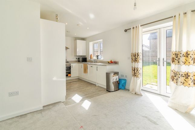 2, Henry Hoare Drive, Milton Keynes photo 2