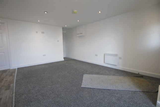 Flat 1, 14 Park Crescent, Leeds photo 3