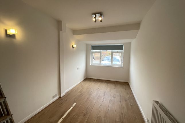 385 Long Lane,, Long Lane, Bexleyheath photo 4