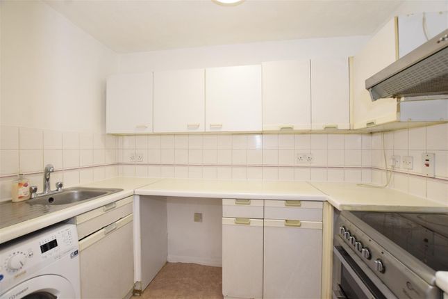 14, Campion Court, Elmore Close, Middlesex photo 4