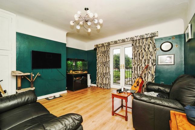 7, Woodhey Court, Wirral photo 3