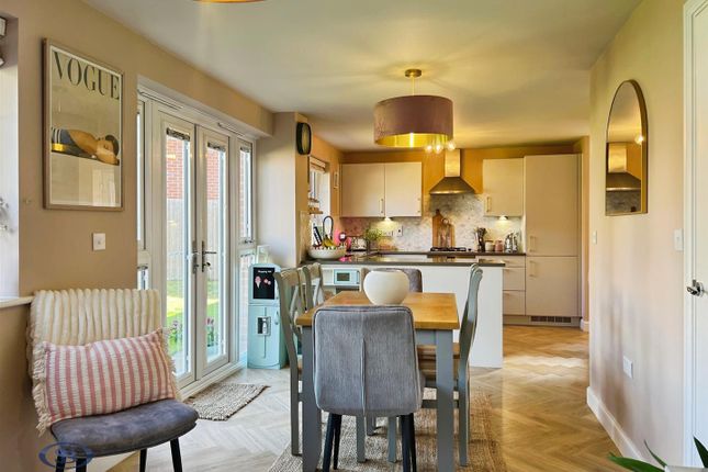 3, Larch Place, Congleton photo 2