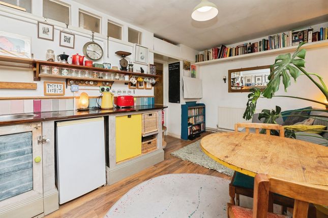 Flat 3, 4, Claremont Street, Bristol photo 3