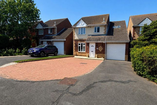 91, Anne Boleyn Close, Sheerness photo 2