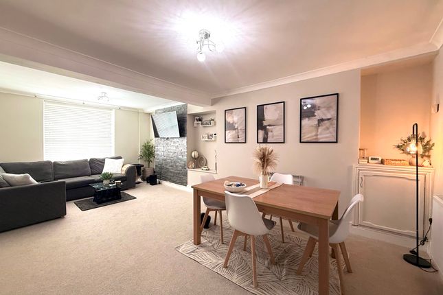 40 Marian Street, Bridgend photo 5