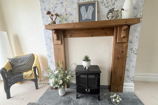 113, Staley Road, Ashton-Under-Lyne photo 2