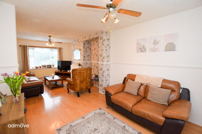 8 Hopefield Road, Lymm photo 2