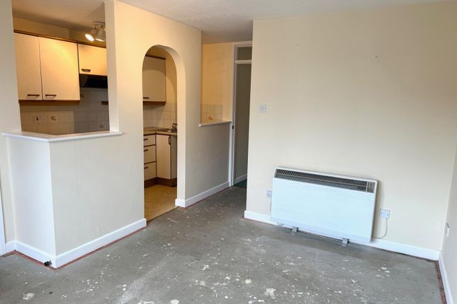 Flat 22, Weavers Court,, Whitewell Road, Somerset photo 3