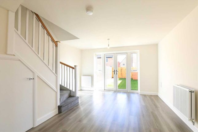 16, Gromwell Close, Corby photo 2