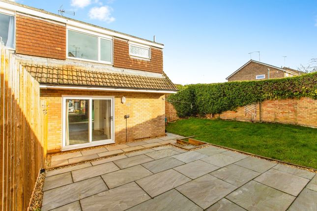 4, Clare Drive, Kettering photo 2