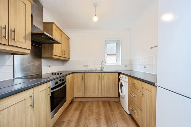 9, Russell Court, Chiltern Road, Aylesbury photo 5