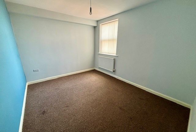 Town house to rent in Prescot Road, St. Helens
