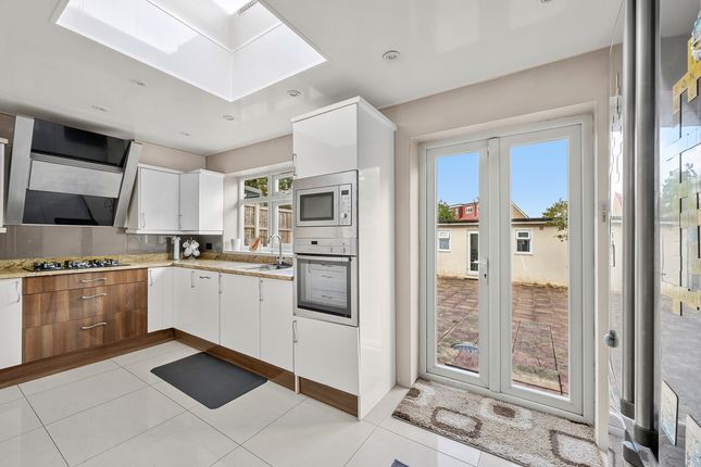 33, Belmont Avenue, London photo 2