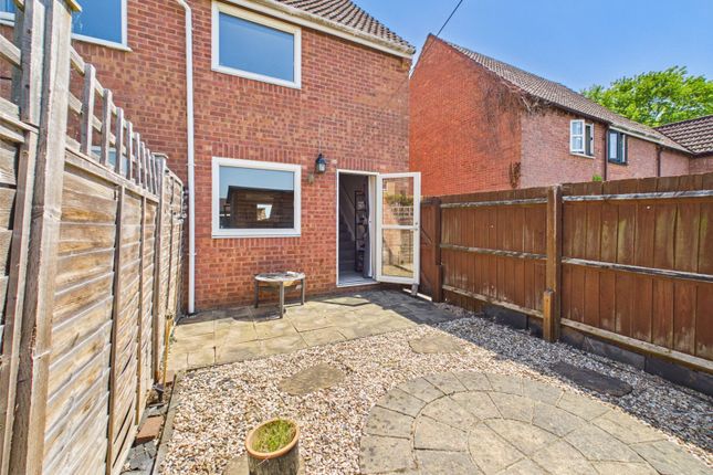 35, Lanham Gardens, Gloucester photo 4