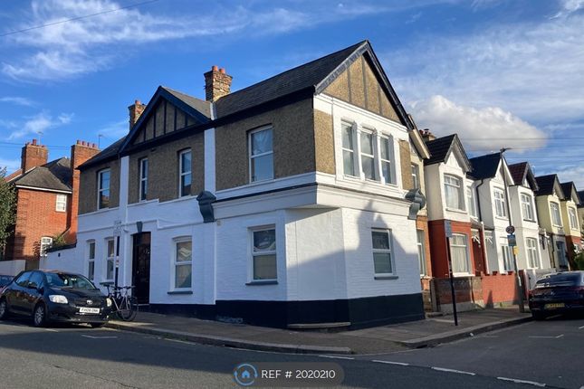 Thumbnail Studio to rent in Chertsey Street, London