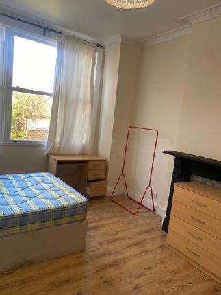 R6, 26 Brynland Avenue, Bristol photo 3