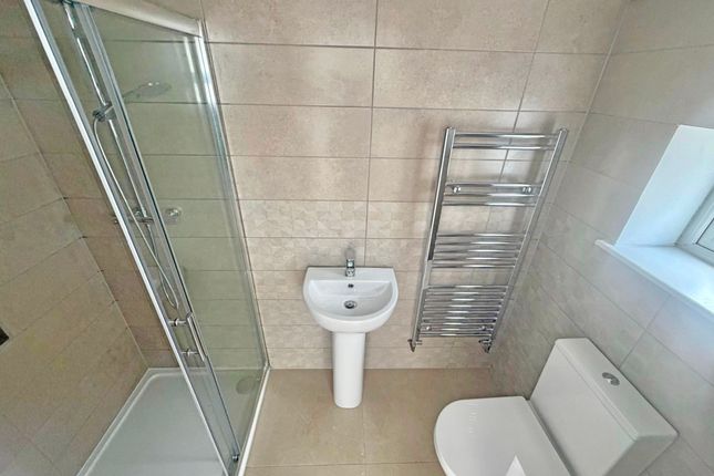 Flat 3, 1 London Road, Luton photo 3