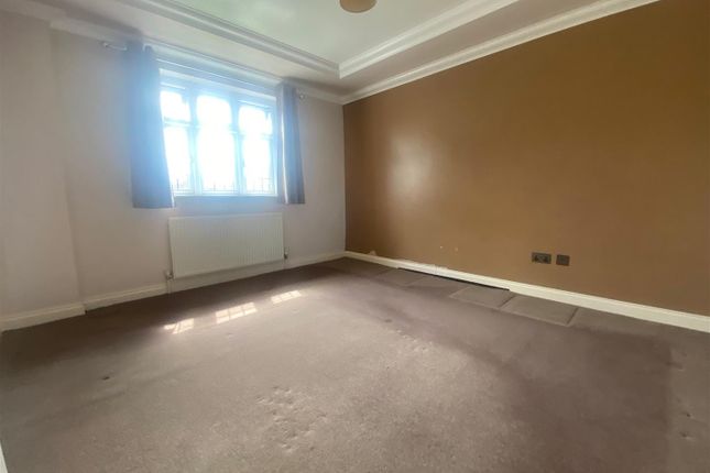 4, Princes Park, Rainham photo 4