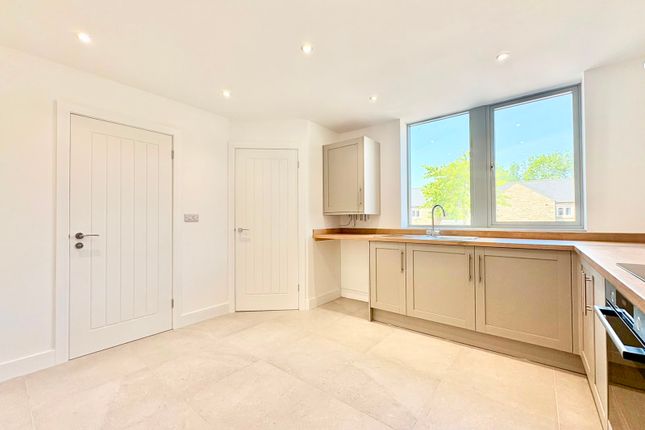 22, Thatchers Croft, Tansley photo 3