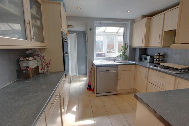 10, Yardley Avenue, Pitstone photo 4