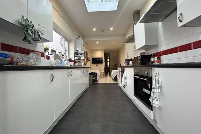 5-bed terraced on 51, Heathfield Road, Cardiff, £2,750/mo
