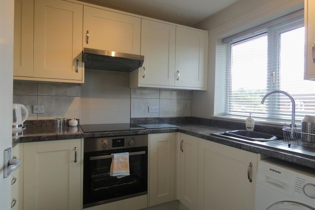 75, Britannia Drive, Burton-On-Trent photo 3